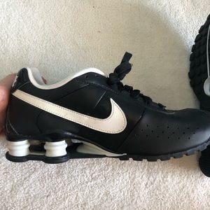 Nike Shox R4